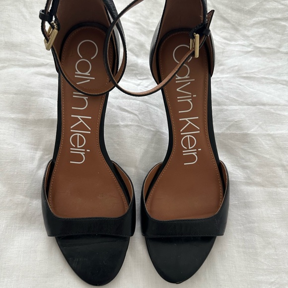 Black leather heels - Picture 3 of 6